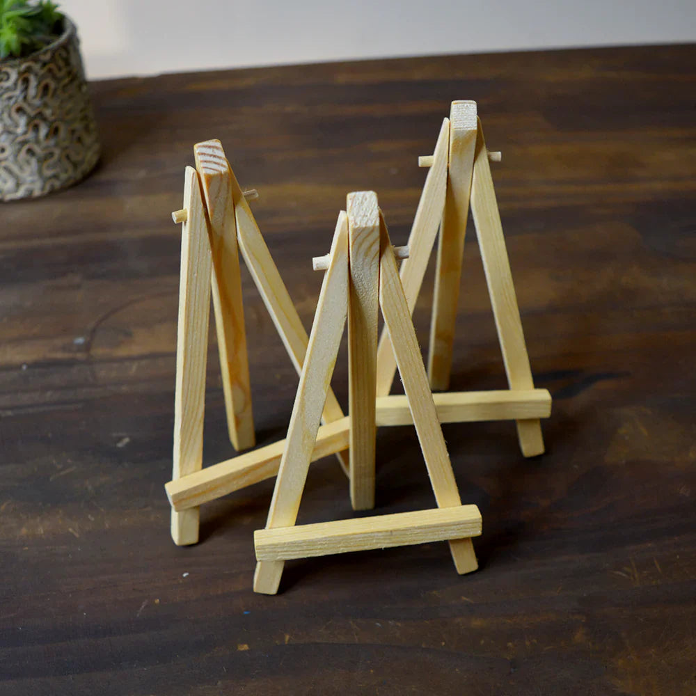 3 Easel Stands